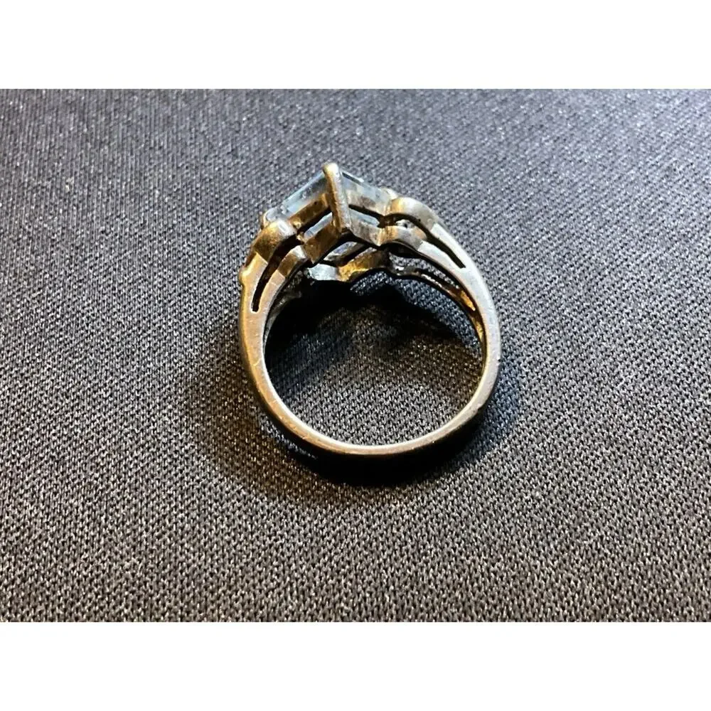 Vintage 925 Sterling Silver With Blue Topaz Stone Size 5.75